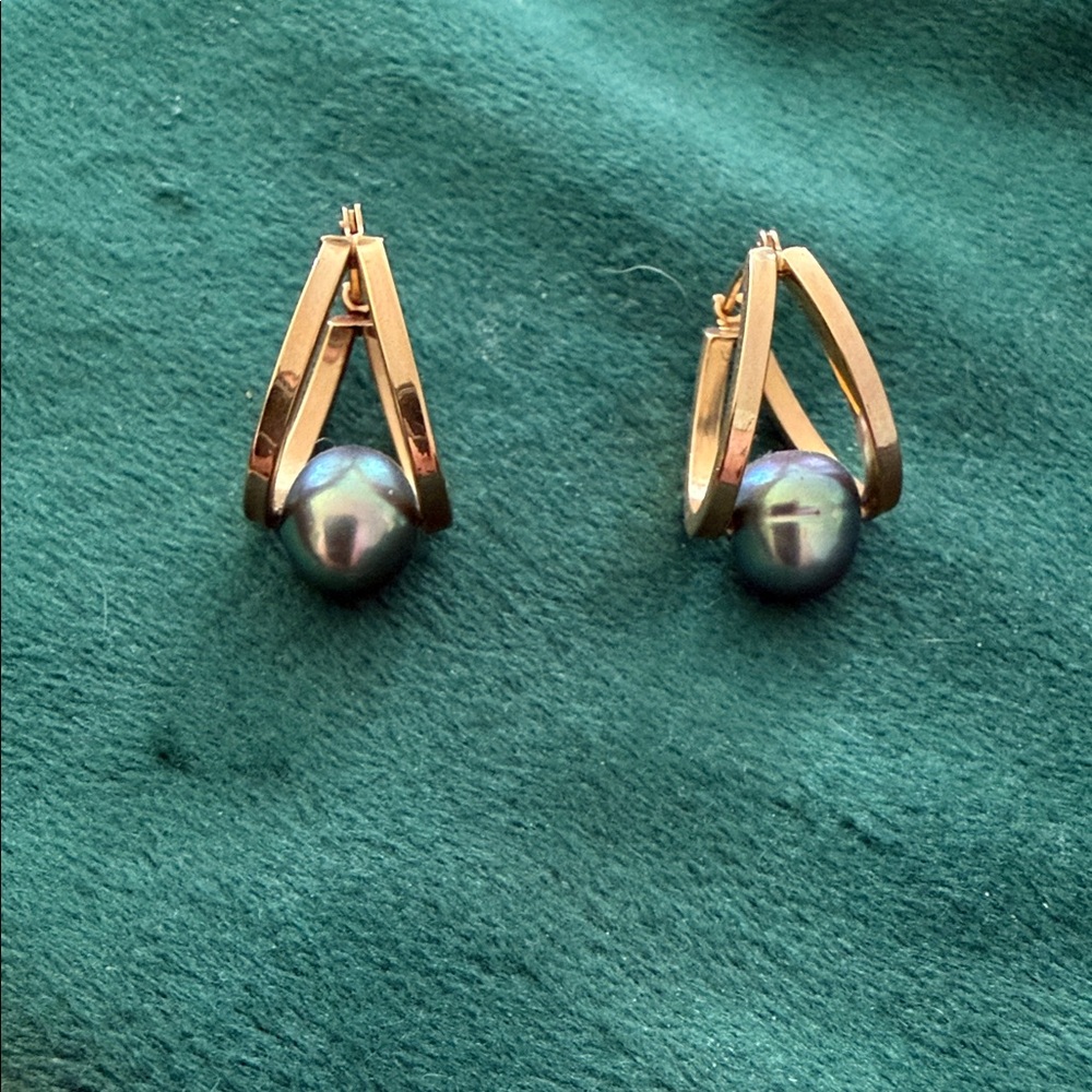 Gold Drop Earrings with Iridescent Simulated Pearl